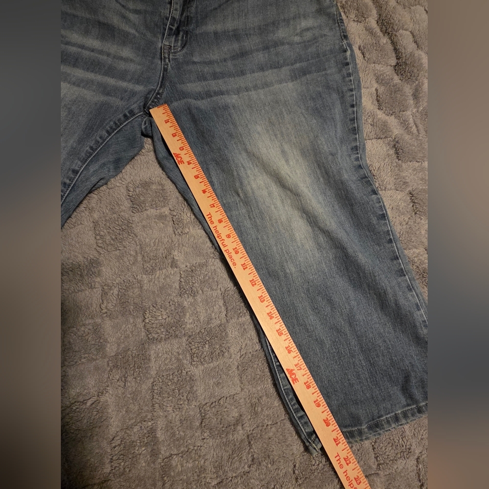 Womans Maurices Classic High-Rise Capri Light Washed Size 22w - Picture 4 of 11
